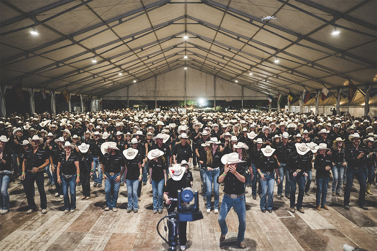 Noleggio Pista da Ballo: La Soluzione Perfetta per Ogni Evento Musicale